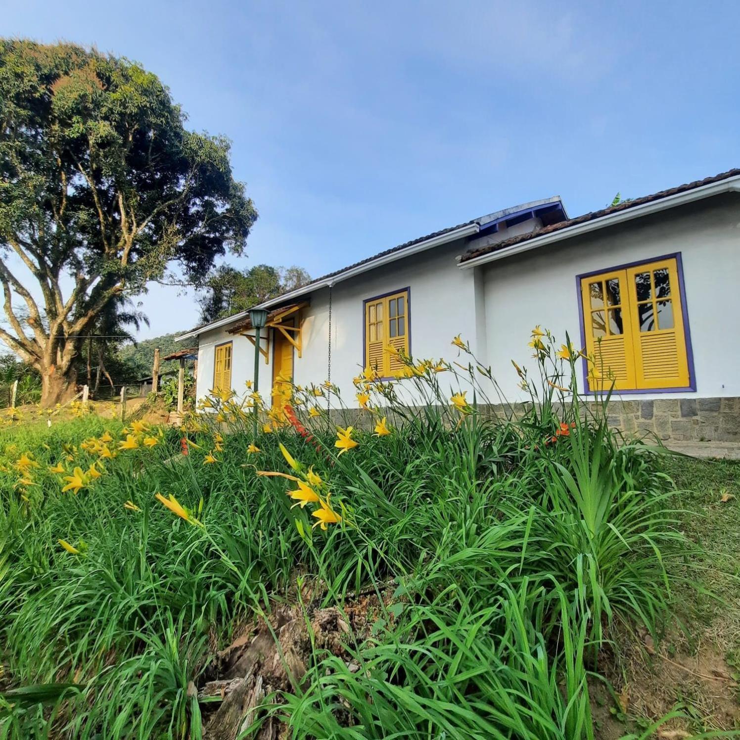 Casa Acucena No Sitio Gaia Magia Miguel Pereira Rj Hotel Eksteriør billede